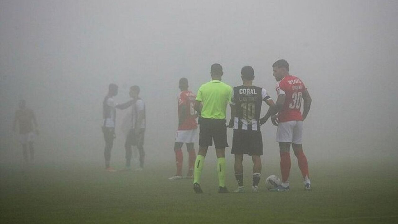 Benfica'nın maçına sis engeli: Karşılaşma yarıda kaldı!