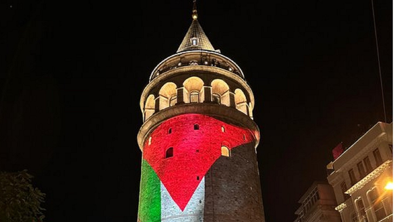 Galata Kulesi'ne yansıtılan Filistin Bayrağı: Kültür ve Turizm Bakanlığı'ndan net duruş!