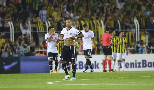 Fenerbahçe Beşiktaş derbisinde ilk yarıda 2 kırmızı kart