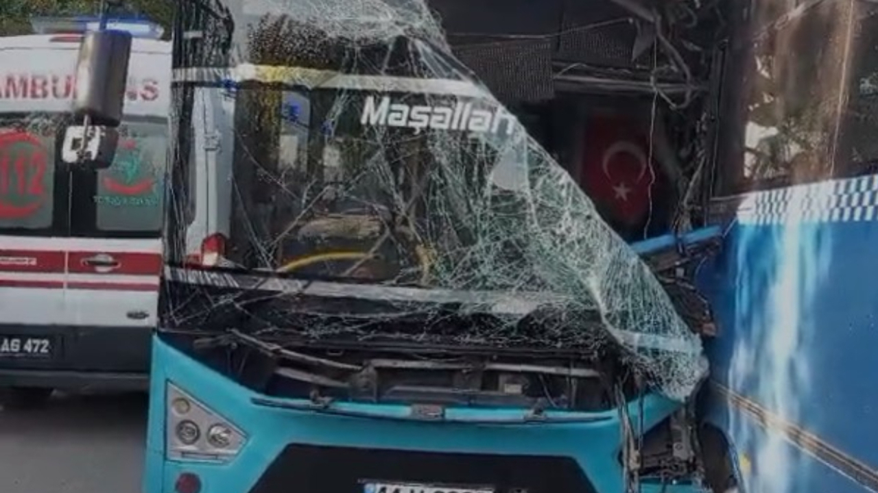 Öğrenci servisi ile belediye otobüsü çarpıştı: Çok sayıda yaralı var