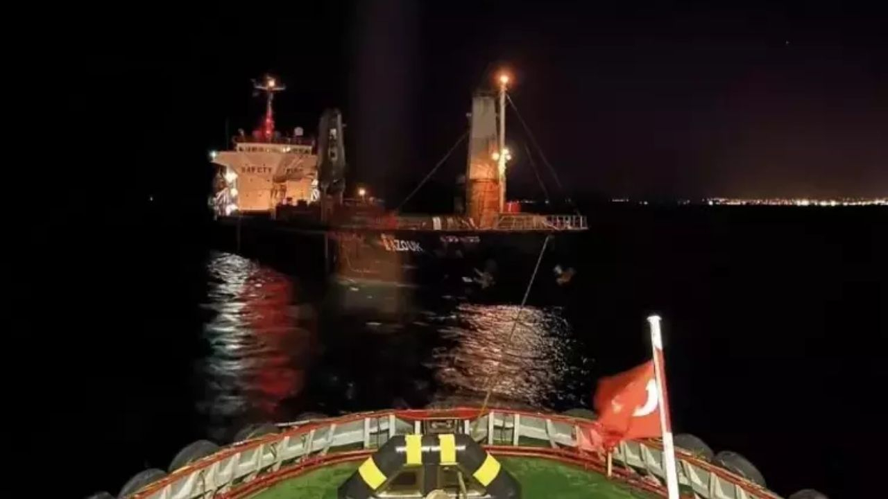 Çanakkale Boğazı'nda kuru yük gemisi arızası!