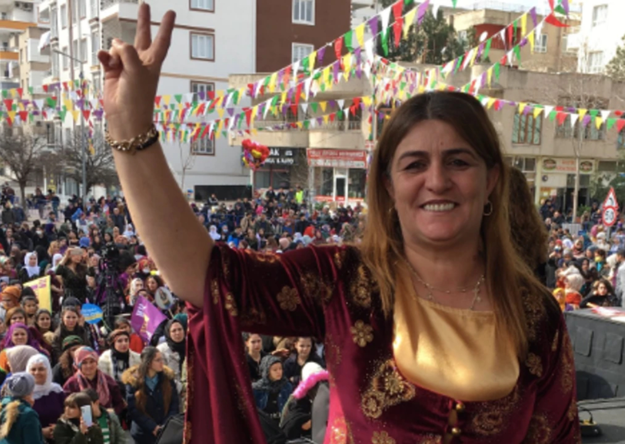 DEM Partili  Kurtalan belediye eş başkanı Sadiye Aktin ve 4 şüpheli gözaltına alındı