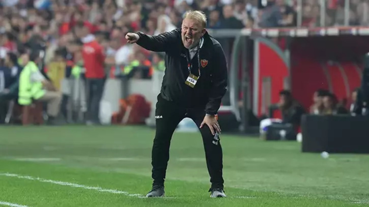 Robert Prosinecki'den itiraf: Bu grupta favori Türkiye'dir!
