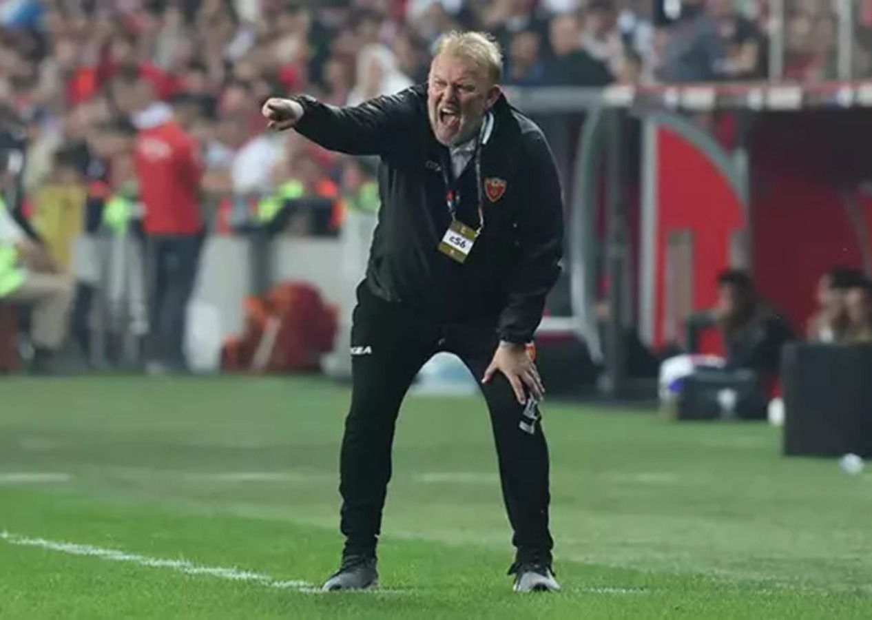 Robert Prosinecki'den itiraf: Bu grupta favori Türkiye'dir!