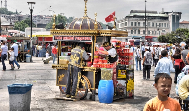Tarihi Eminönü Meydanı değişiyor! İşte geçmişten bugüne Eminönü...