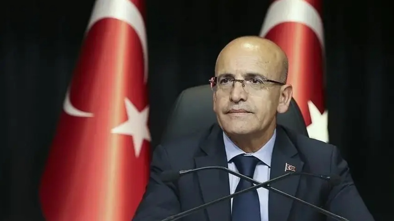 Bakan Şimşek Nobel Ekonomi Ödülü'nü kazanan Prof. Dr. Daron Acemoğlu'nu tebrik etti