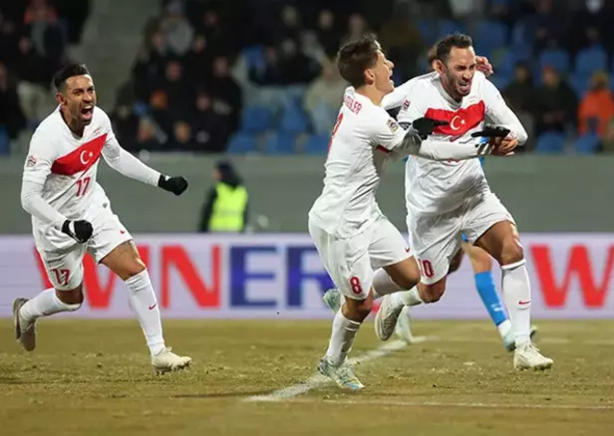 Milliler engel tanımadı, 3 puanı ikinci yarı söktü aldı! İzlanda 2 - 4 Türkiye | Maçın özeti