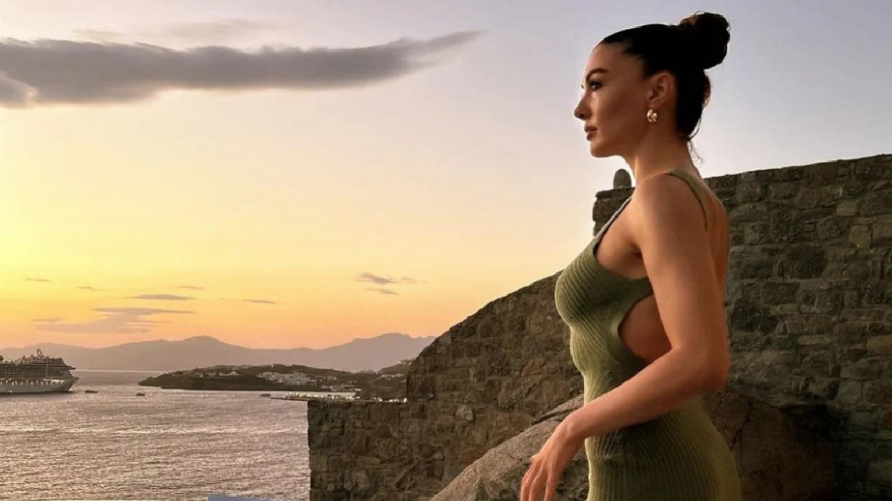 Güzel oyuncu Burcu Özberk'in son hali "yaz sürsün" dedirtti! İşte Burcu Özberk'in yeni kareleri...
