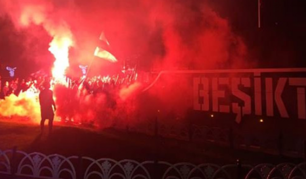 Derbi sonrası Beşiktaş'a coşkulu karşılama!