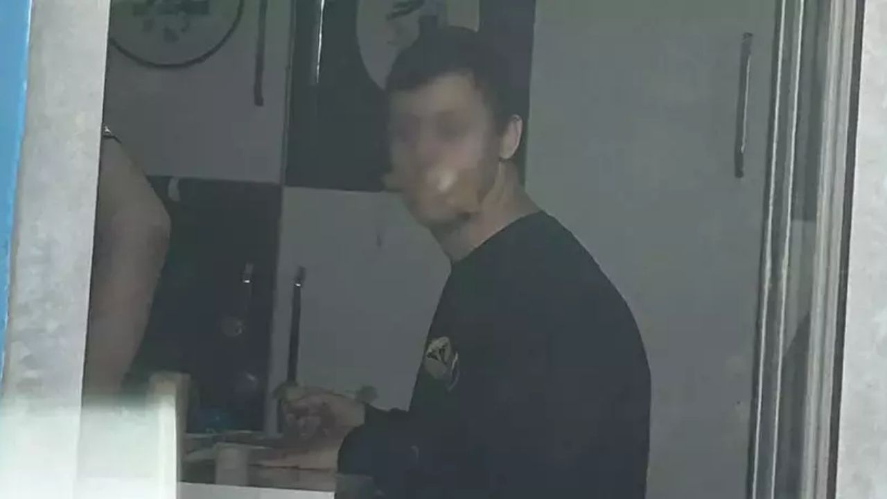 Skandal fotoğraf! Down sendromlu öğrencinin ağzını koli bandıyla kapattılar!