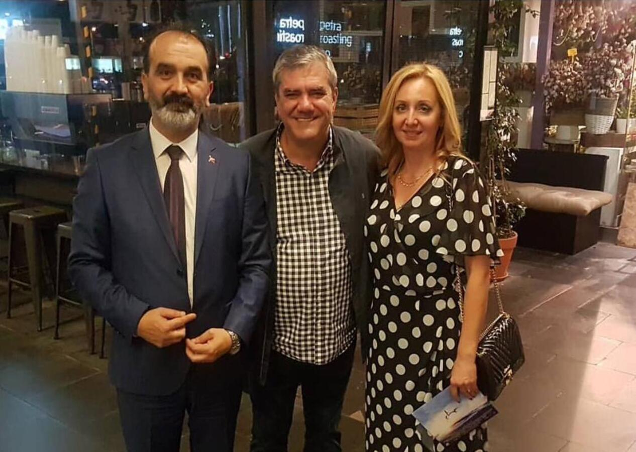 Yılmaz Özdil Yenidoğan Çetesi'yle: Unuttuğu o fotoğrafı ortaya çıktı!