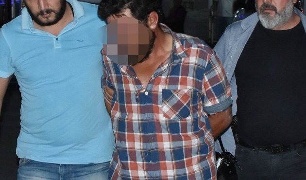 Minibüste taciz dayağı: Yanlışlıkla elim çarptı