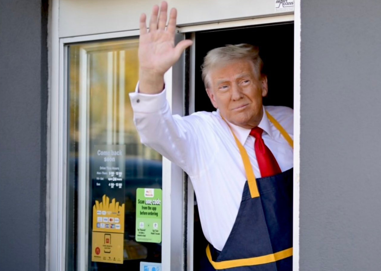 ABD Başkan Adayı Donald Trump McDonald's restoranında patates sattı