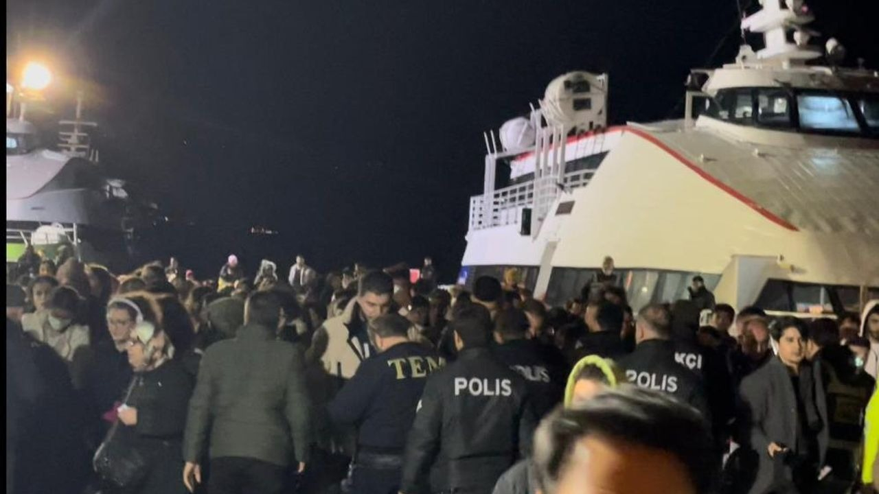 Eminönü-Bursa feribotunda bomba ihbarı