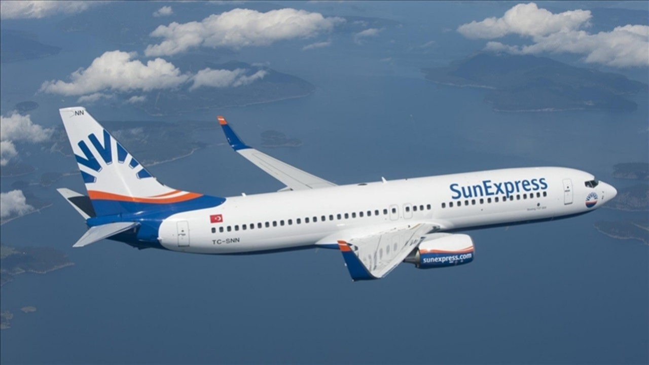 SunExpress 400 yeni kabin memuru için ilan açtı