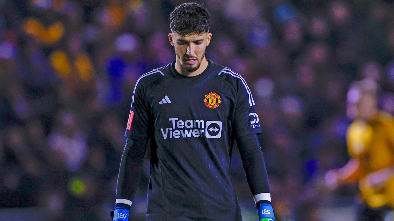 Altay Bayındır'dan Fenerbahçe - Manchester United maçı öncesi dikkat çeken paylaşım
