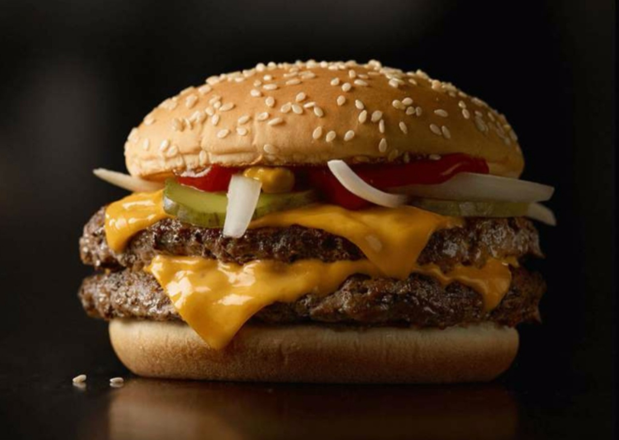 Dünyanın en büyük hamburger zincirlerinde ölümcül bakteri tespit edildi! Markalar menülerini değiştiriyor