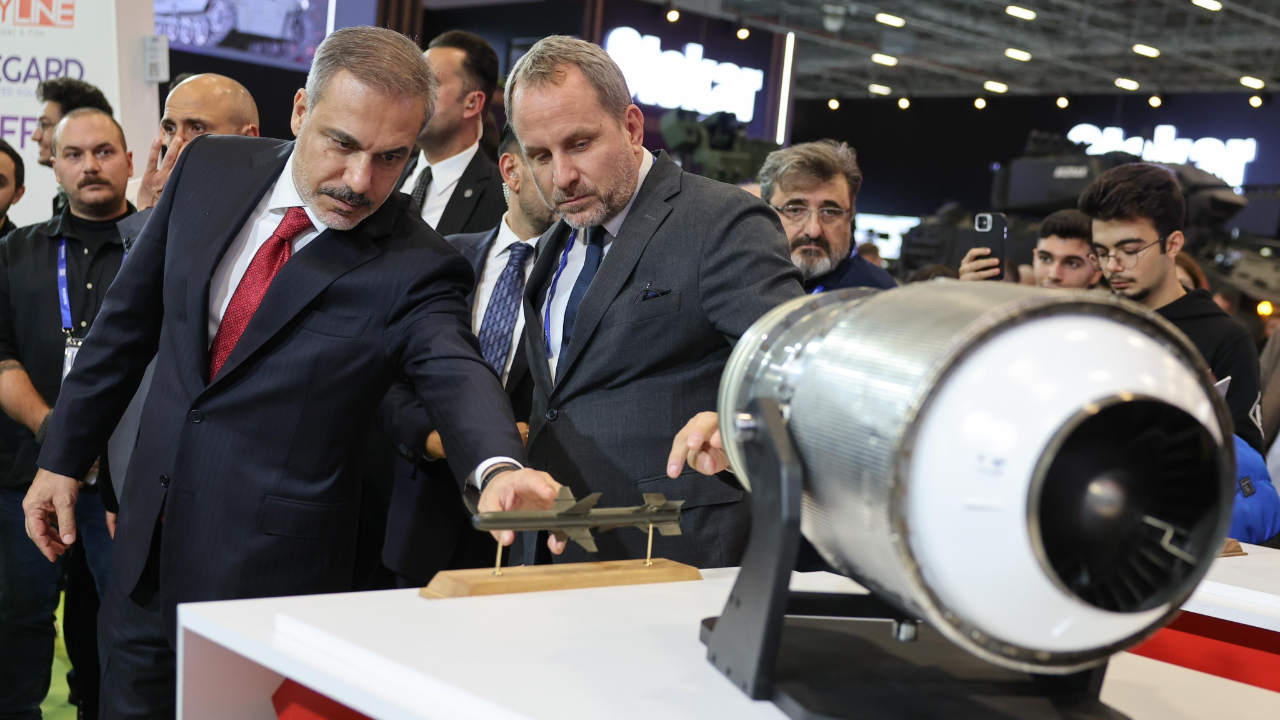 Dışişleri Bakanı Hakan Fidan SAHA EXPO'yu gezdi