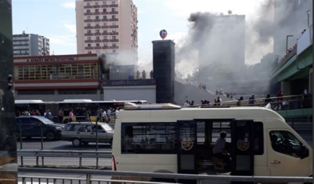 İstanbul Metrosu'nda yangın! Dumanlar yükseliyor... / VİDEO
