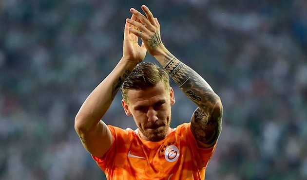 Serdar Aziz’den alkışlanacak hareket!