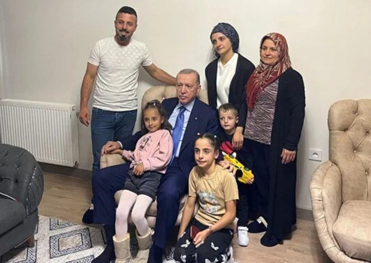 Cumhurbaşkanı Recep Tayyip Erdoğan'dan afetzede aileye sürpriz ziyaret: Kapıda görünce şok oldum!