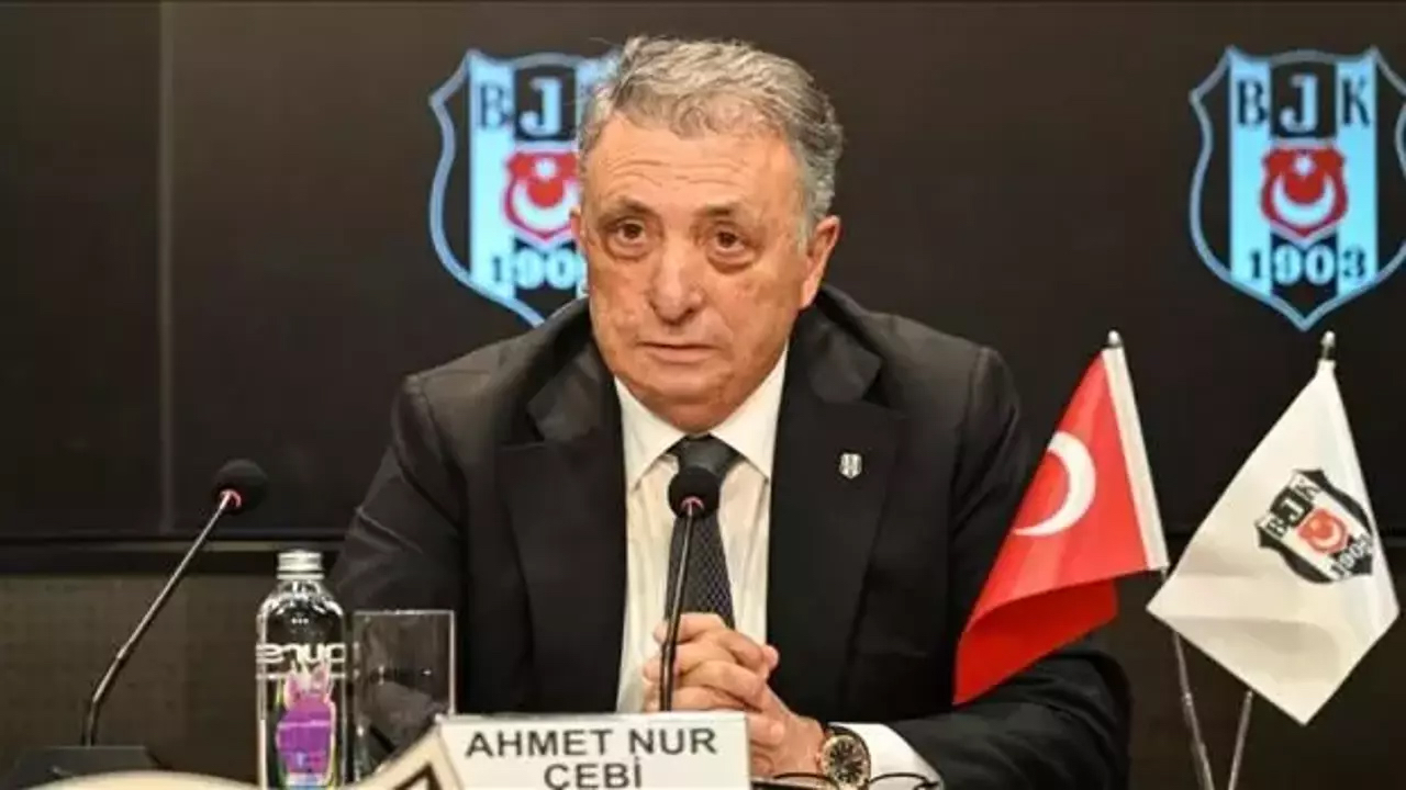Ahmet Nur Çebi genel kurulda Hasan Arat'a yanıt verdi: "Sanki Beşiktaş'ın 100 yıllık tarihindeki her şeyden ben sorumluyum"
