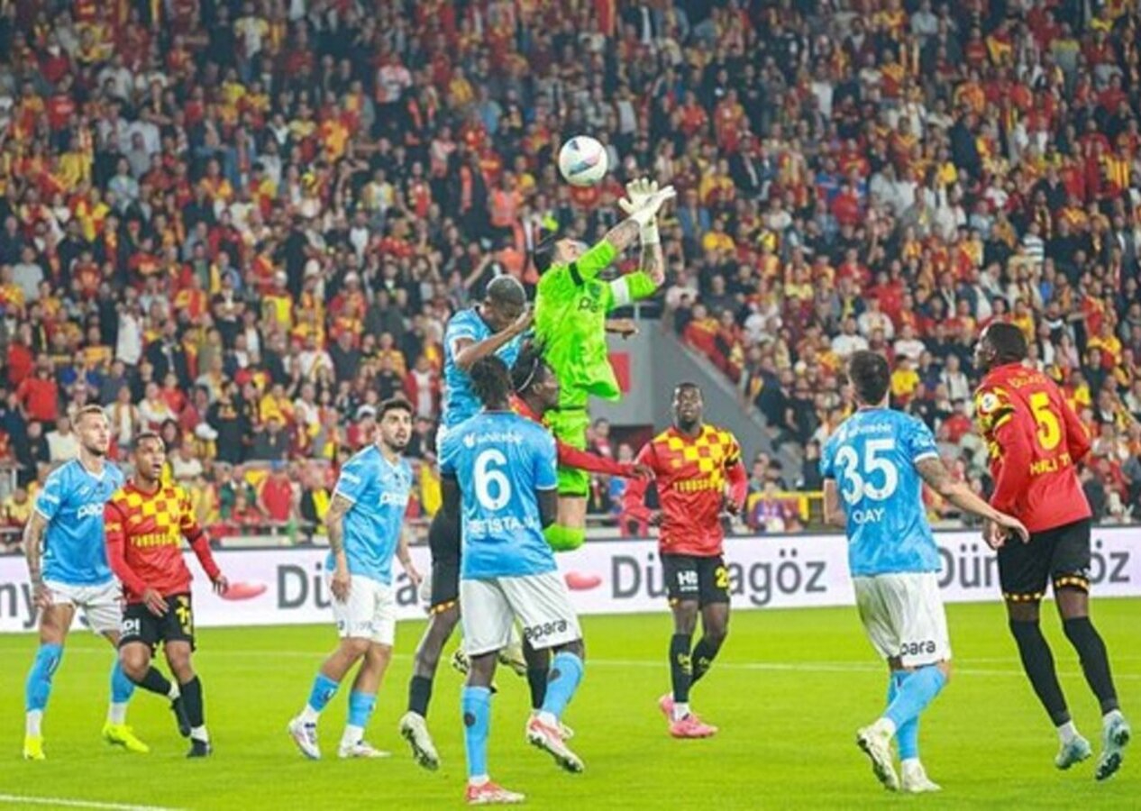 Göztepe 10 kişiyle attı, Trabzonspor 90+2'de yıkıldı! Göztepe 2 - 1 Trabzonspor | Maçın özeti