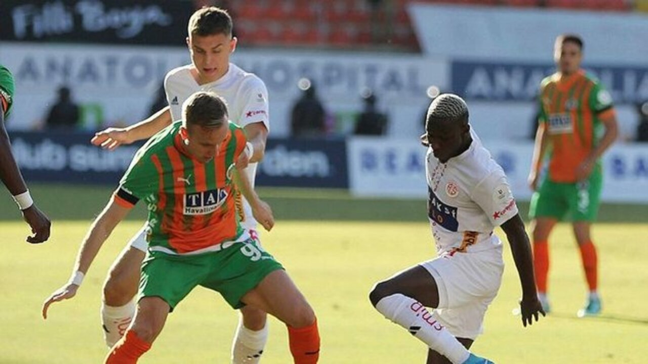 Antalyaspor geri geldi, derbide Alanyaspor'u geçti! Alanyaspor 1 - 2 Antalyaspor | Maçın özeti