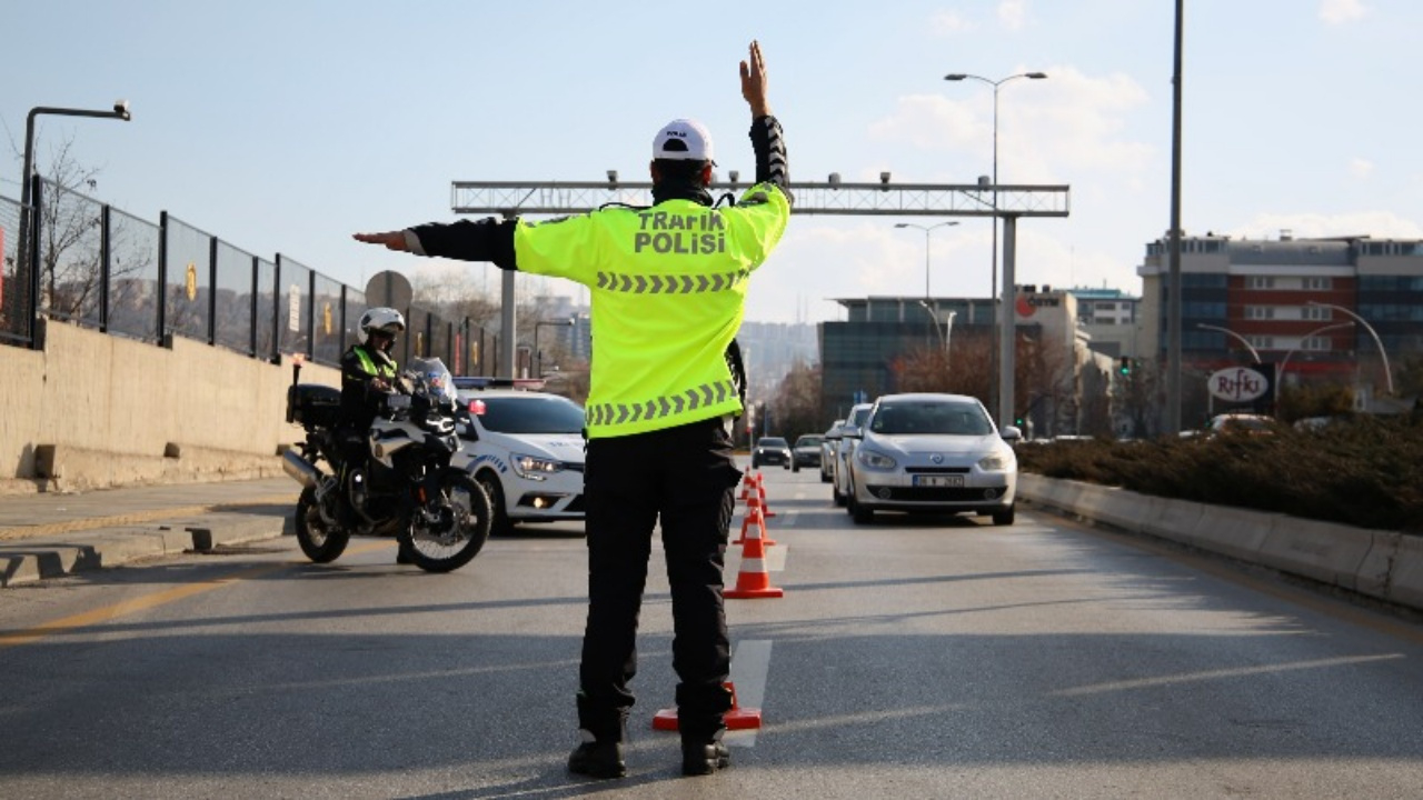 İstanbul ve Ankara'da bazı yollar trafiğe kapatılacak! İşte alternatif güzergahlar...