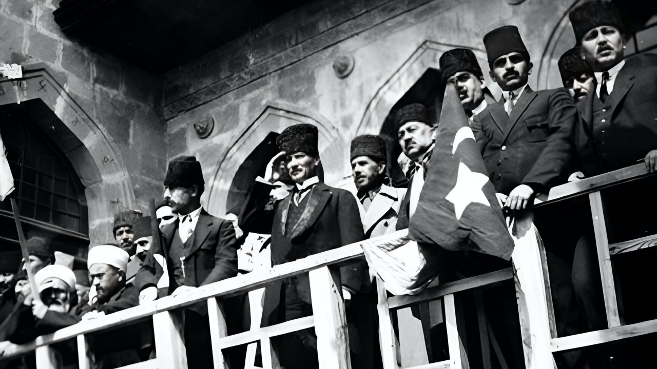İş dünyasından 29 Ekim mesajları! Hisarcıklıoğlu: Bize düşen, üretimle büyümeyi sağlamak