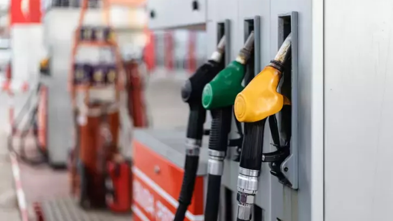 Araç sahipleri dikkat! Benzine zam geldi! İşte 30 Ekim 2024 güncel akaryakıt fiyatları
