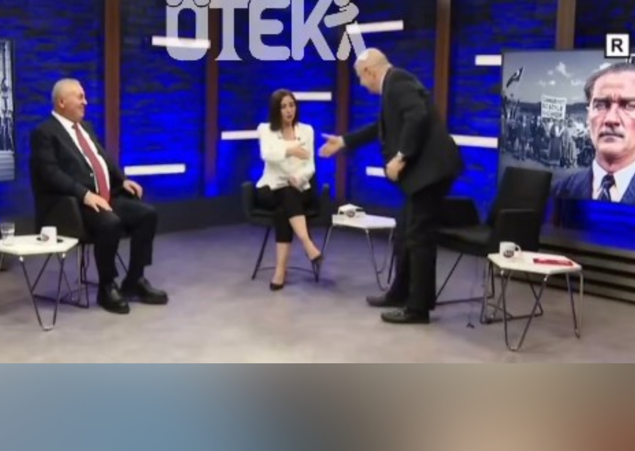 Sözcü TV'de CHP krizi; Ümit Özdağ canlı yayını terk etti
