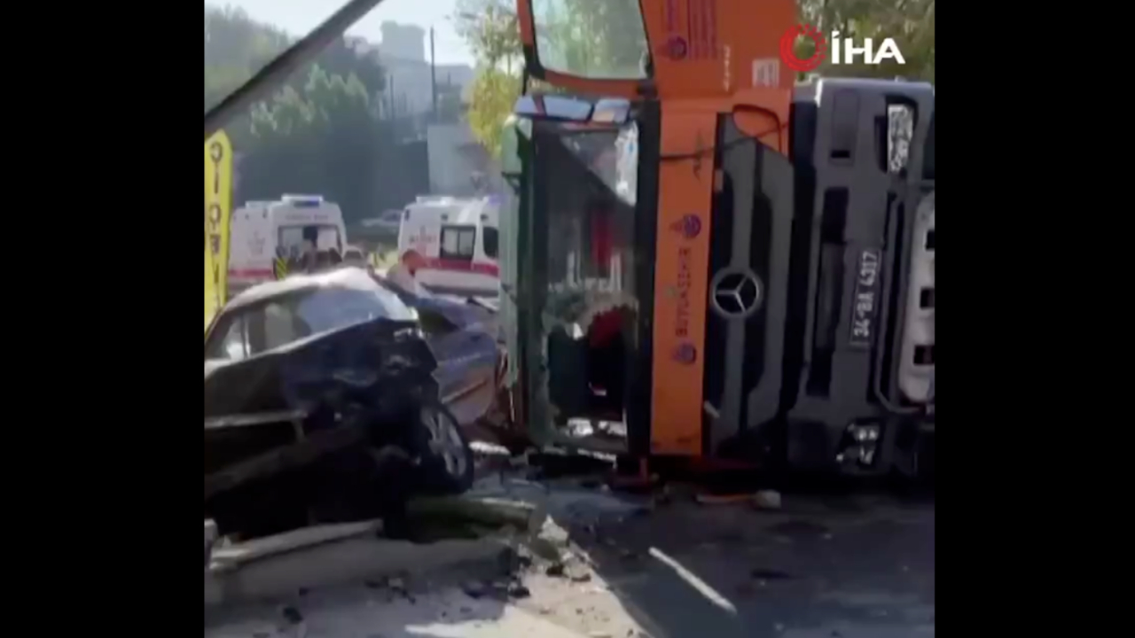 Bayrampaşa'da korkunç kaza: İSTAÇ aracı kontrolden çıktı! 10 araç birbirine girdi...