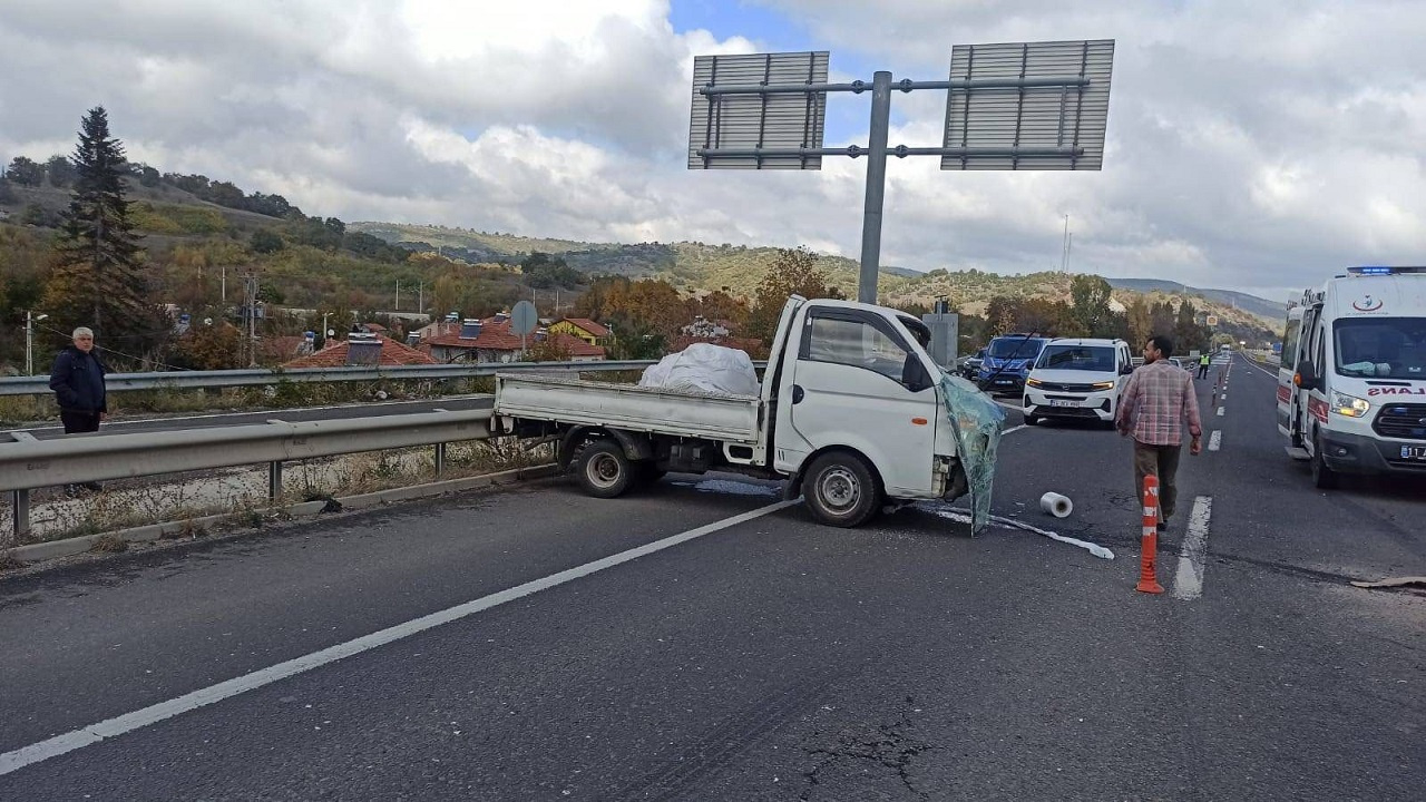 Bilecik son dakika haberi: Zincirleme trafik kazasında 2 kişi yaralandı