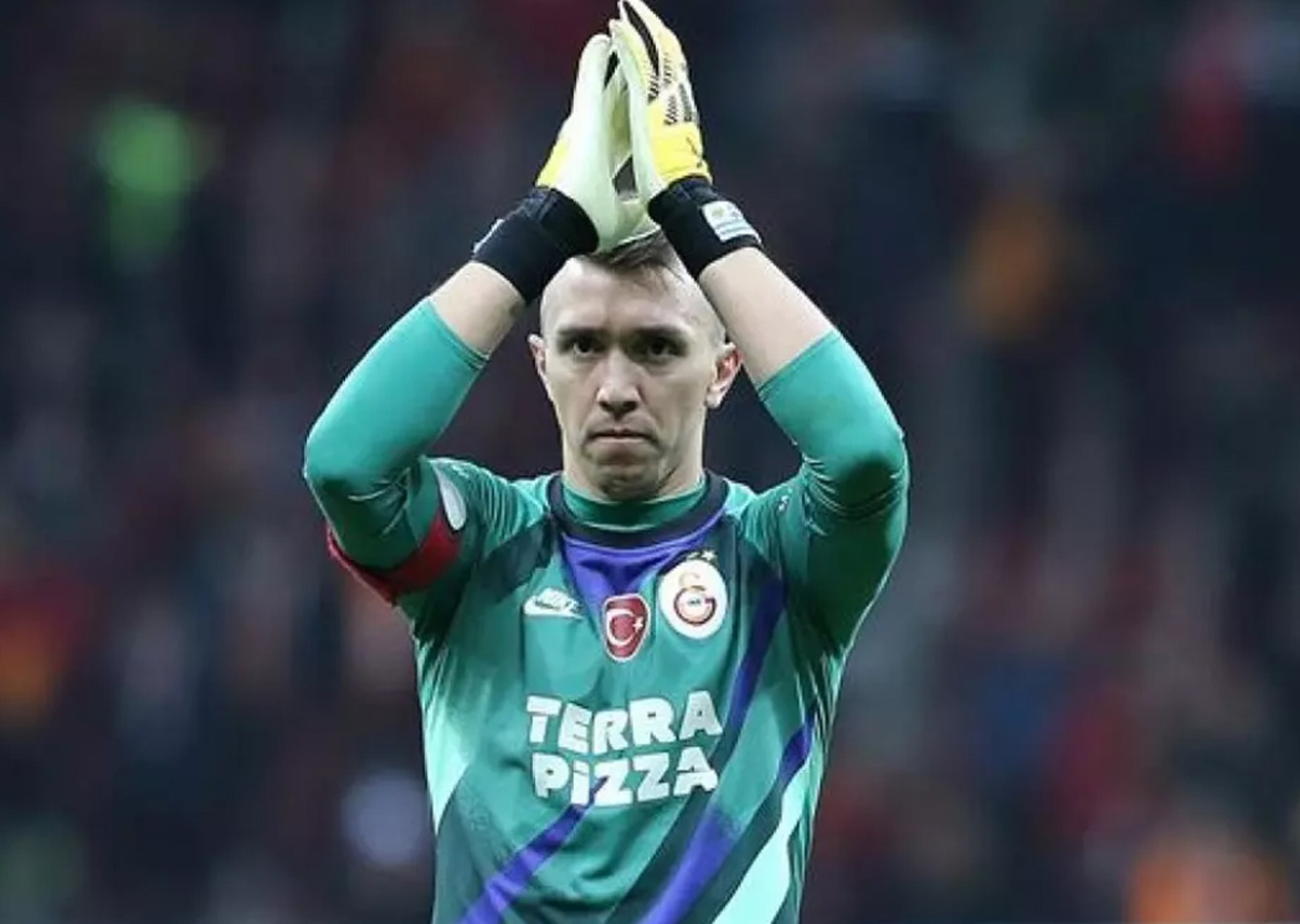 Fernando Muslera ile buraya kadar! Galatasaray'ın efsane eldiveni geleceğiyle ilgili kararını verdi: Taraftarları yıkan haber
