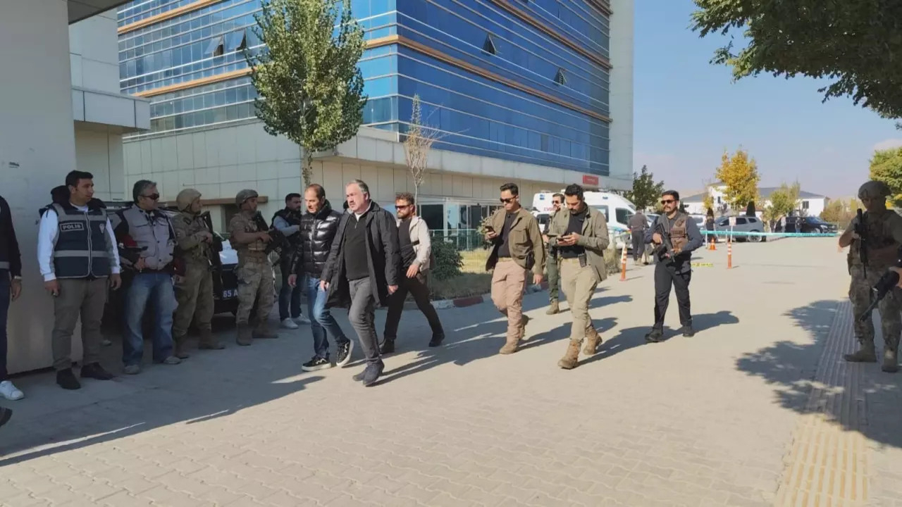 Hastanede silahlı kavga: 1 personel öldü, 1'i polis 3 yaralı!