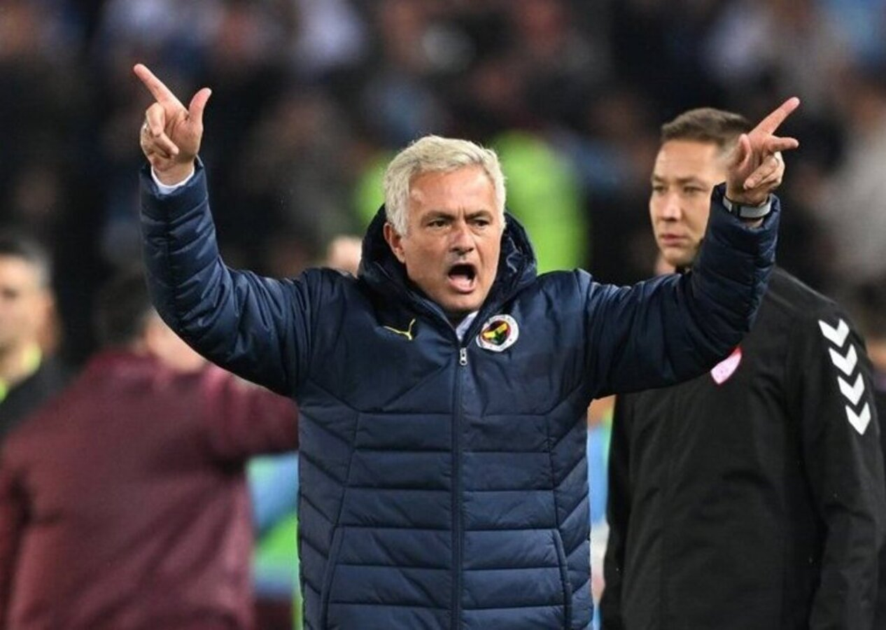 Jose Mourinho'dan olay olacak açıklamalar: Beni buraya getiren Fenerbahçeliler'e kızıyorum!