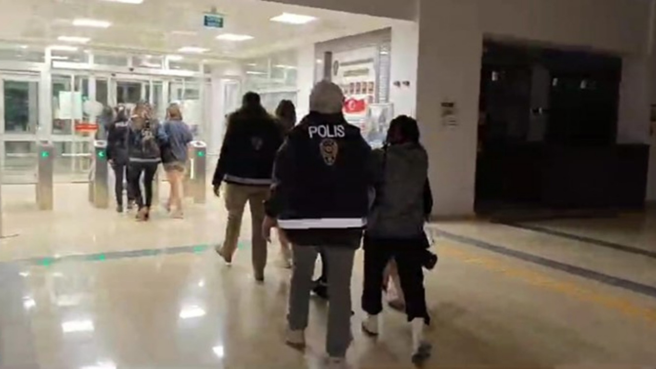 Kütahya'da fuhuş operasyonu! 10 kadın kurtarıldı...