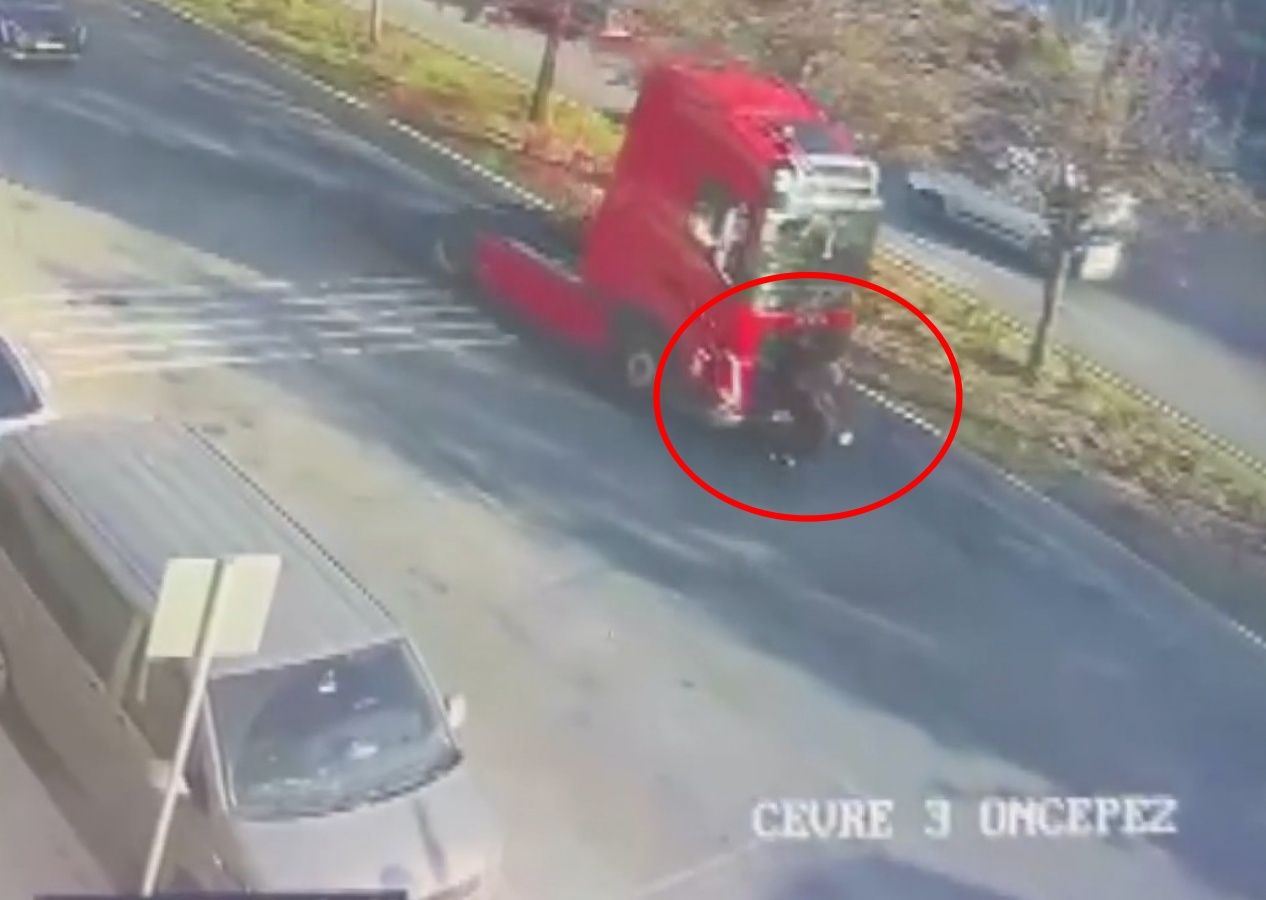 Pendik'te feci kaza kamerada: TIR'ın sürüklediği genç kız hayatını kaybetti...