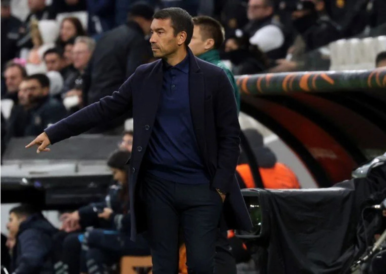 Giovanni van Bronckhorst'tan dikkat çeken açıklamalar: Canavar gibi savunma yaptık diyebilirim!