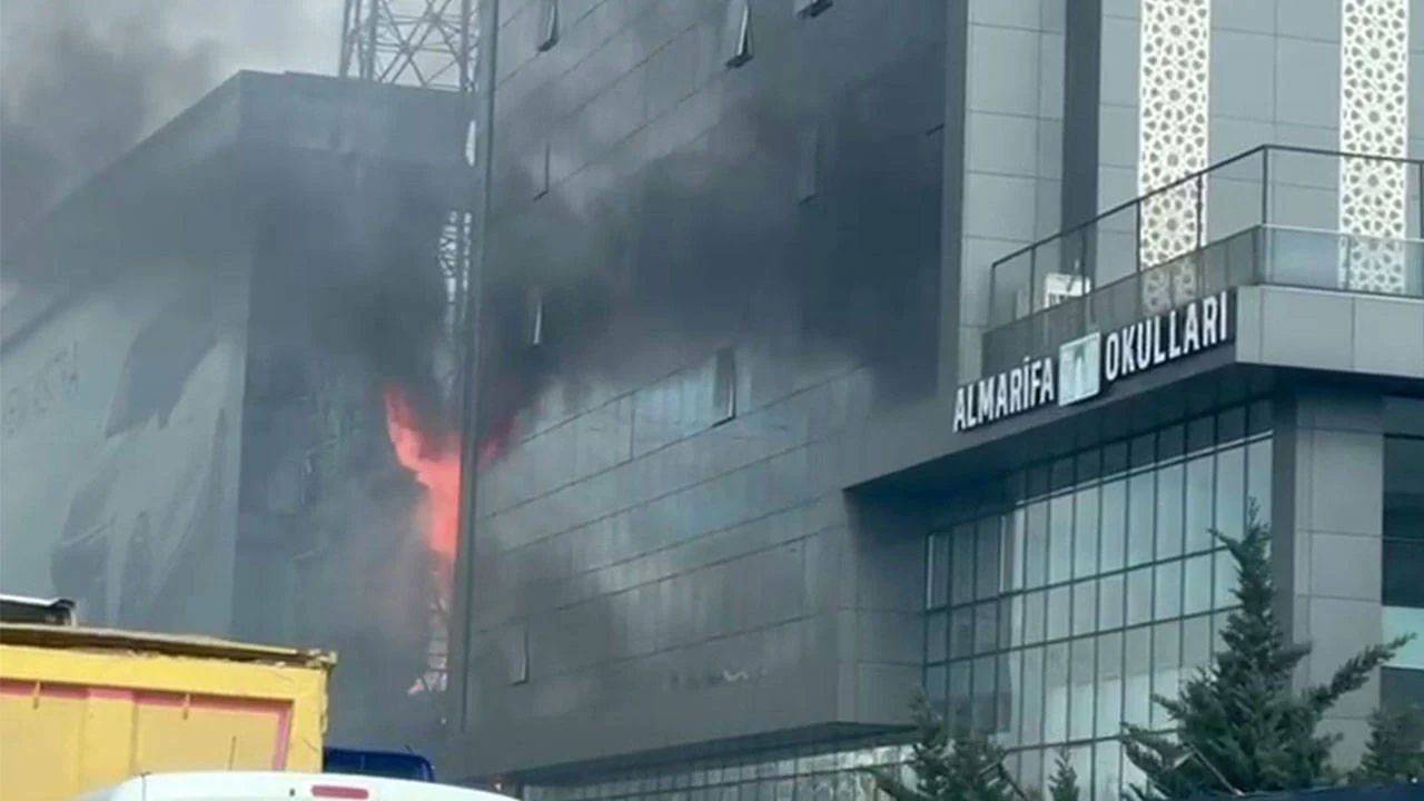 Bahçelievler'de özel okulda yangın!