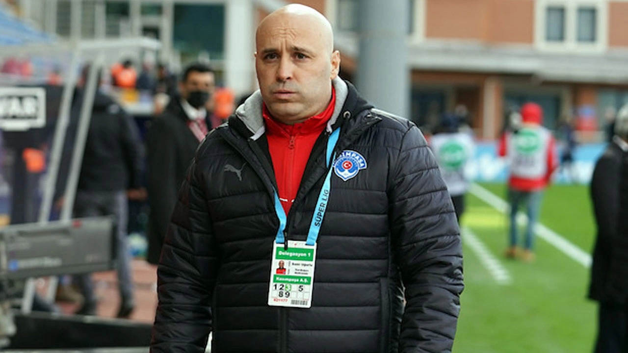 Alanyaspor Fatih Tekke'den boşalan koltuğa Sami Uğurlu'nun getirildiğini açıkladı