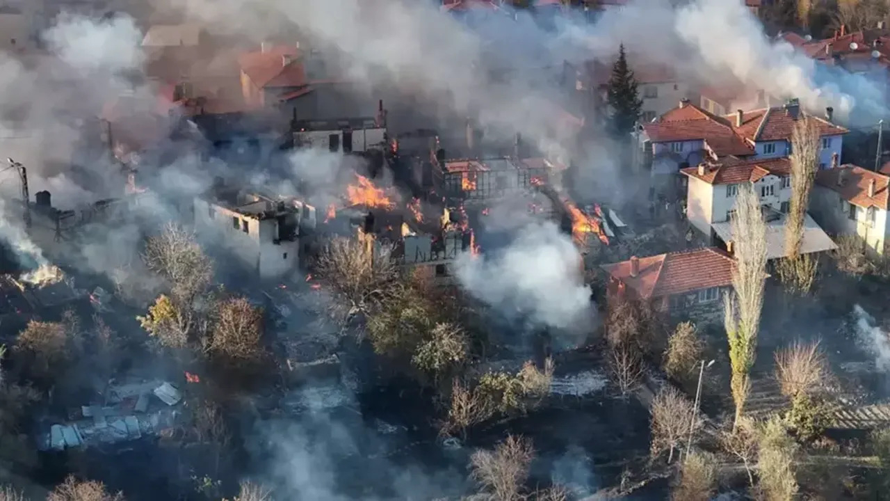 Kütahya'da korkunç yangın: Onlarca ev küle oldu!