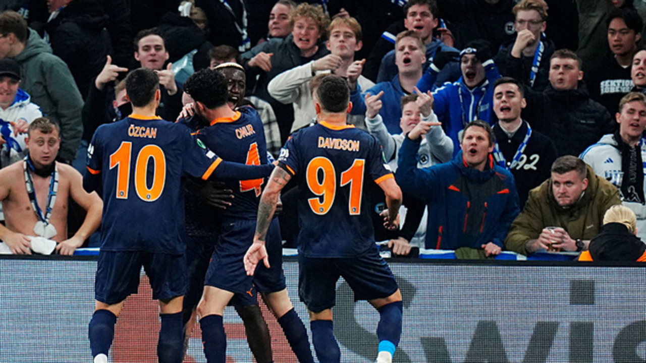 Başakşehir Kopenhag'ı elinde kaçırdı, ilk puanını deplasmanda aldı! Kopenhag 2 - 2 Başakşehir | Maçın özeti
