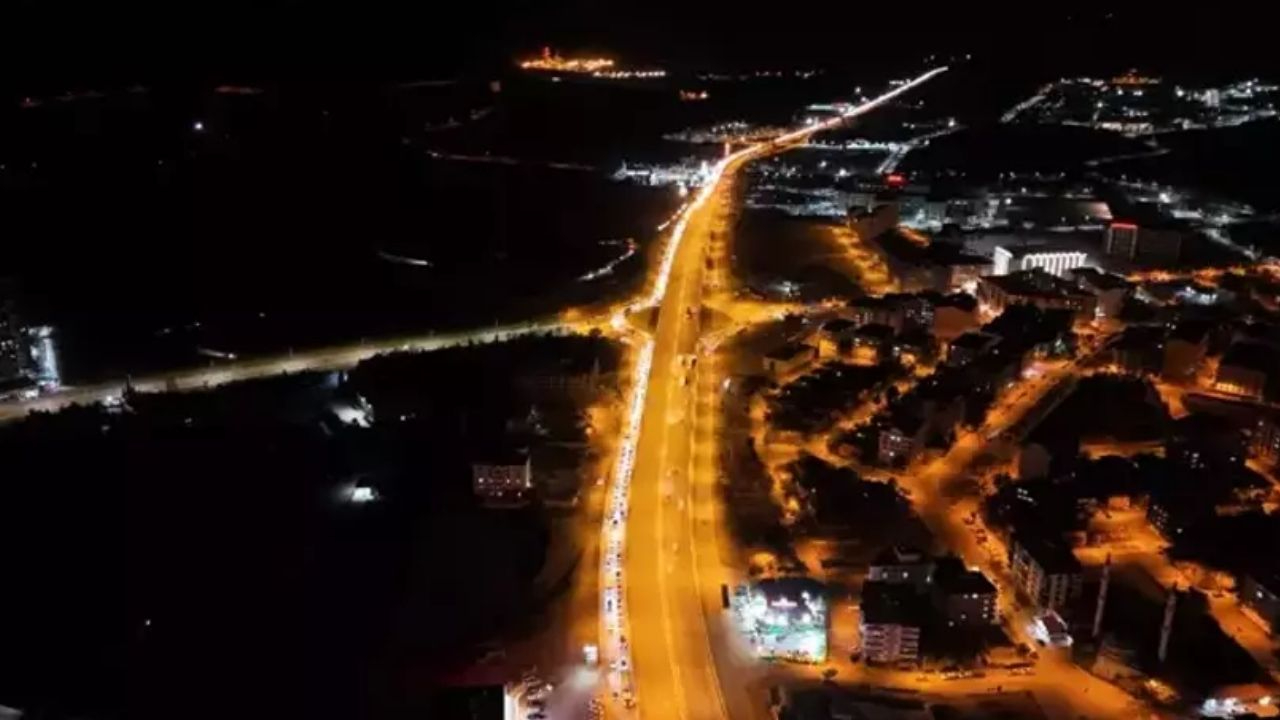 Ara tatil yoğunluğu! 43 ilin geçiş güzergahı kilit! İşte yoğun olan güzergahlar