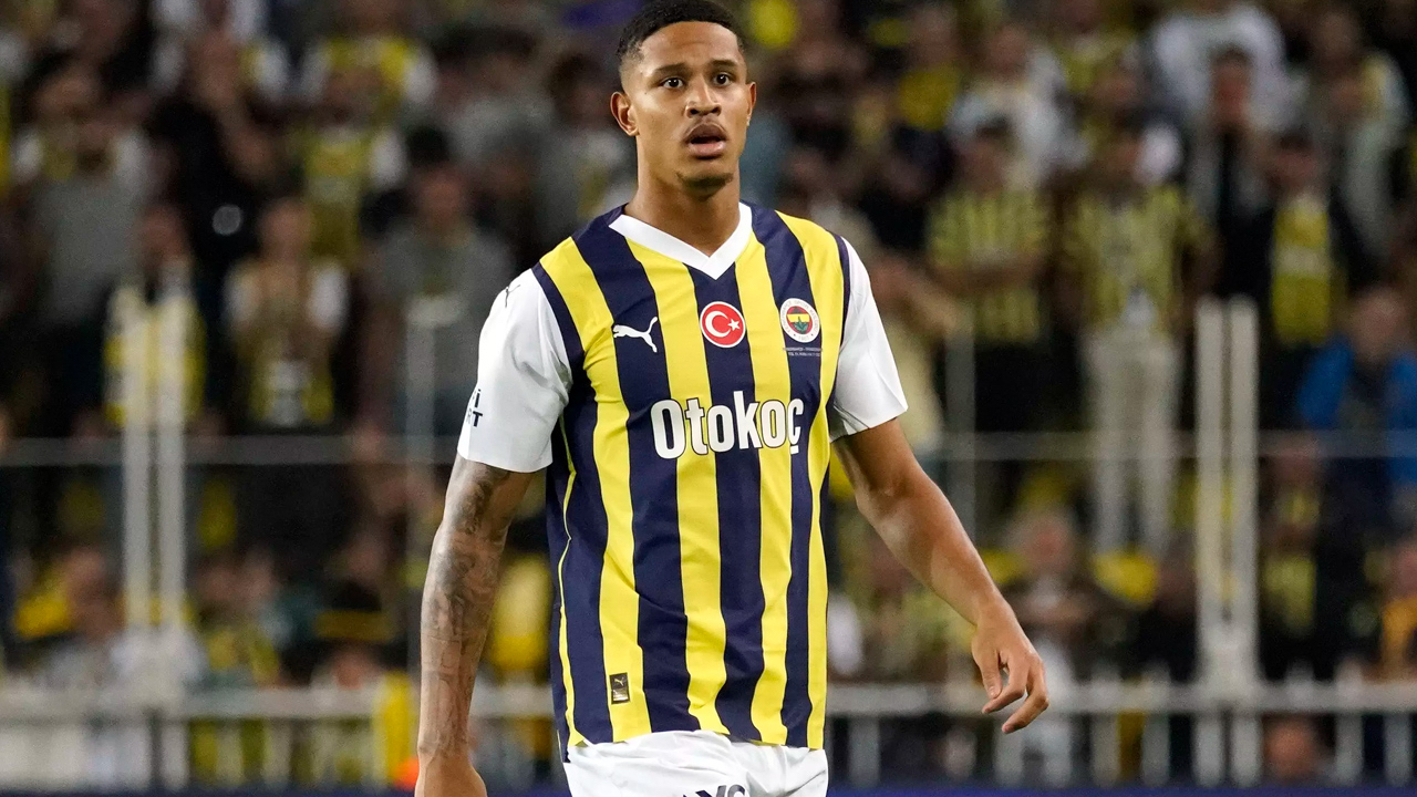 Fenerbahçe'den Jayden Oosterwolde açıklaması: "Ameliyat başarıyla tamamlandı"