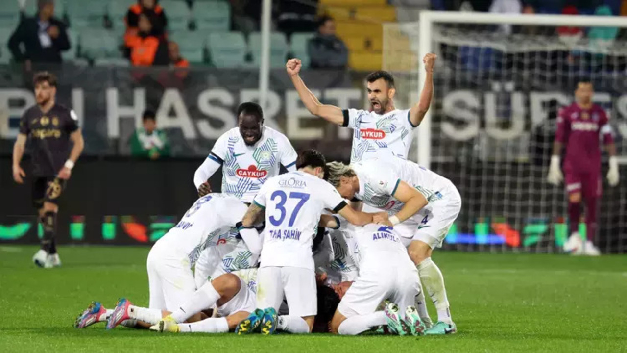 Trabzonspor'da kan kaybı devam etti, Karadeniz derbisini de kaybetti! Çaykur Rizespor 3 - 1 Trabzonspor | Maçın özeti