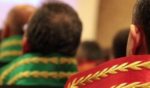 Hâkim ve savcıların emeklilik yaşı değişiyor