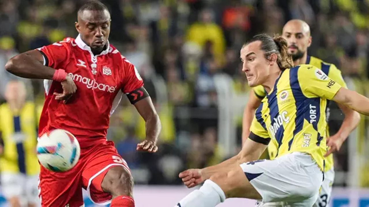 Fenerbahçe'de sakatlık şoku: Çağlar Söyüncü maçı tamamlayamadı!