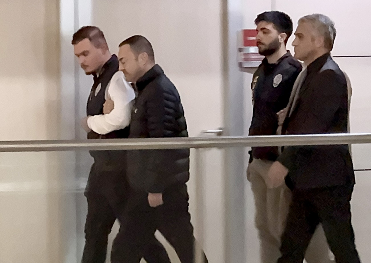 Mehmet Ali Erbil'in ardından Serdar Ortaç da tutuklama talebiyle mahkemeye sevk edildi